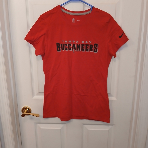 Nike Tops - Tampa Bay Buccaneers Nike T Shirt Tee Women's Size L